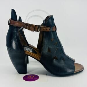 Miz Mooz Women's Madeline Black Leather Peep Toe Sandals Size 40 EU/ 9-9.5 US